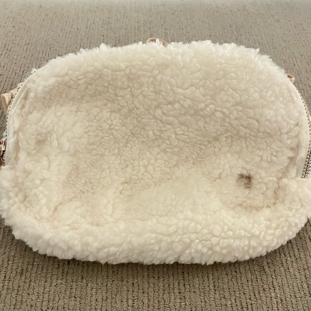 WANTABLE sherpa belt bag - Picture 2 of 7